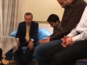 Erdoğan Mavi Marmara Şehidinin Evinde Kur'an Okudu