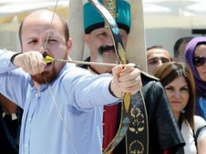 Bilal Erdoğan, Okçular Tekkesi'nde Ok Attı!