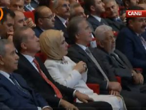 İşte Başbakan'ın Yeni Seçim Şarkısı