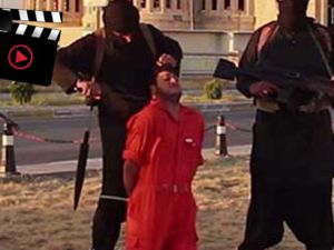 IŞİD Bir Peşmergenin Kafasını Kesti!