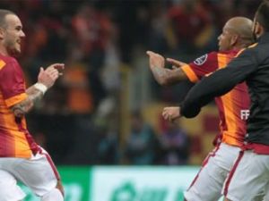 Sneijder'in Füzesi ve FB TV'de O An