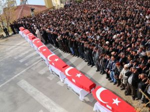 8 Madenci Son Yolculuğuna Uğurlandı