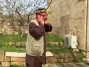 Kıbrıs'ta Ezana Büyük Saygısızlık