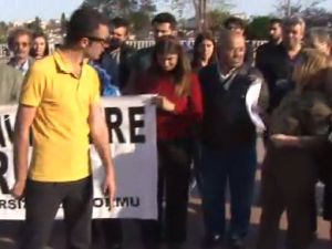 Ermenistan bayrağını çiğneyen gence linç girişimi!