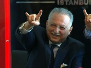 Ekmeleddin İhsanoğlu Bozkurt İşareti Yapamadı