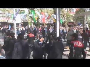 Uşak'ta HDP Standına Tepki: 3 Yaralı