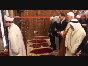 Mescid-i Aksa'da Namaz Kıldıran Görmez Gözyaşlarına Hakim Olamadı