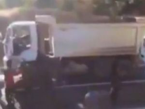 Tunceli-Erzincan Yolunu Kesen PKK'lıların Yeni Görüntüleri