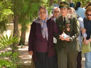 "Zengin Asker de Olmaz, Şehit de Olmaz"