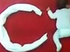 Dağlıca'da Asker Olan Babası için Poz Verdi!
