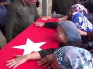 Şehidin Cenazesinde Gözyaşları Sel Olup Aktı