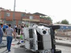 Diyarbakır'da Zırhlı Araç Devrildi!