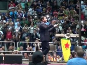 Demirtaş, Terör Örgütünün Bayrağı Önünde Konuştu