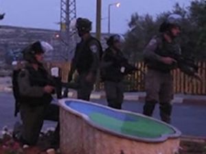 İsrail Askeri Filistinlileri Vurdu