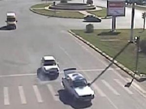 Erzincan'da Trafik Kazaları Mobese'ye Yansıdı