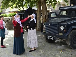 Kürt Anneden Polise: Allah Yardımcınız Olsun