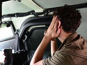 Özel Harekat Polisi Zırhlı  Araçtan Ezan Okudu