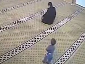 Camide Bir Yaramaz Çocuk!
