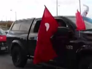 Kanada'da Yaşayan Türkler AK Parti'nin Zaferini Kutladı