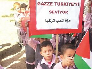 Gazzeli Çocuklar AK Parti Zaferini Kutladı