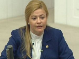 Yemine Besmele İle Başladı