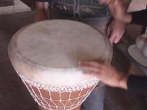 Topraktan Darbuka Yaptı!