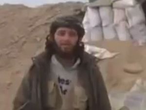 Kameraya Konuşan IŞİD'liye Roket İsabet Etti!