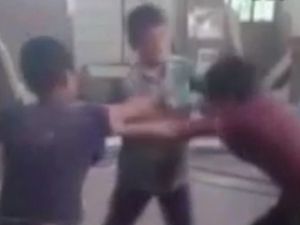 Çocukları Dövüştürüp Kahkahalarla Güldüler