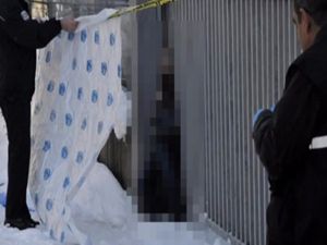 Kapıya Sıkışan Kadın Feci Şekilde Can Verdi