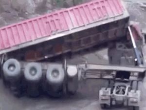 Kamyon Şoförünün Korkunç Ölümü