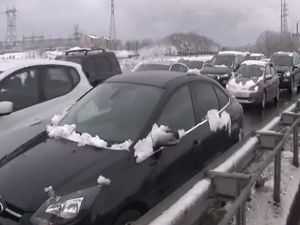 Kaza Yaptı, Kendini Araca Kilitledi!