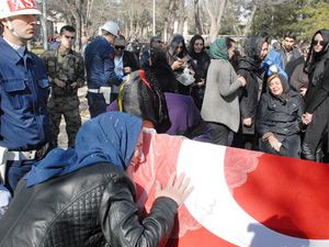 Kayseri'nin İlk Kadın Şehidi Duvağıyla Uğurlandı