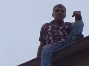 İntihar için dama çıkıp itfaiyeyi aradı