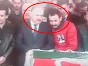 CHP'li Levent Gök cenaze namazında sohbet etti