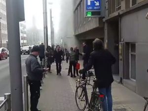 Brüksel'de metrodaki patlama amatör kamerada
