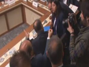 AK Partili ve HDP'li vekiller kavgasının görüntüleri