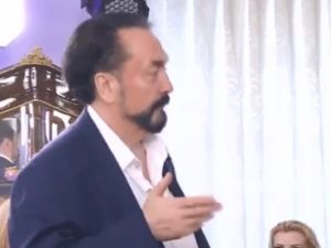 Dünya Adnan Oktar'a güzel!
