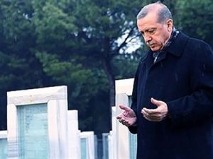 Erdoğan'ın okuduğu 'dua' marş oldu