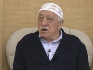 Gülen: "Haçlı'nın ülkenizi işgal etmesi çok tehlikeli değildir"