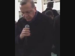 Cumhurbaşkanı Erdoğan şehit cenazesinde Kur'an-ı Kerim okudu